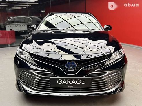Toyota Camry 2019 - фото 3