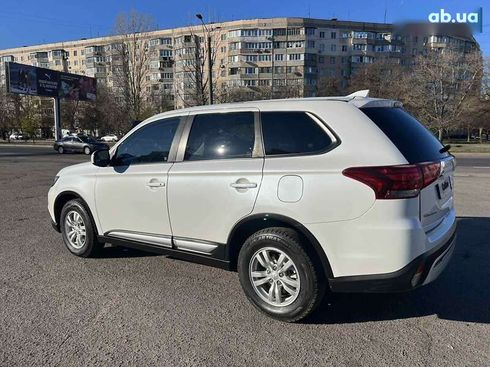 Mitsubishi Outlander 2019 - фото 7