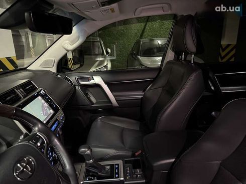 Toyota Land Cruiser Prado 2020 - фото 23