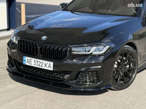 BMW 5 серия 2017 - фото 16