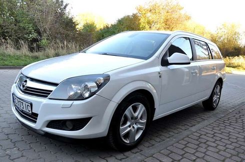 Opel Astra 2010 - фото 4