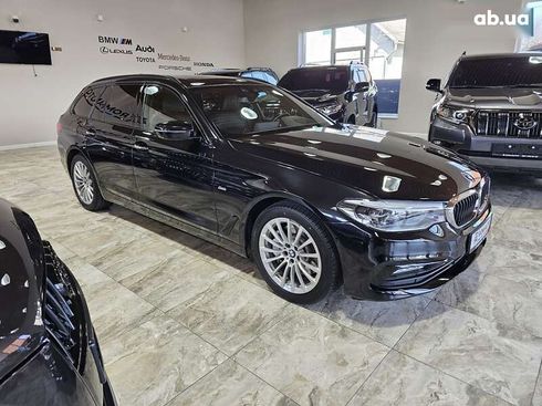 BMW 5 серия 2017 - фото 12