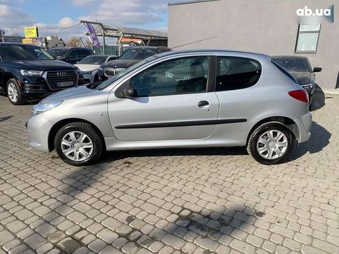 Peugeot 206 2011 - фото 4