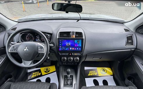 Mitsubishi Outlander 2019 - фото 15