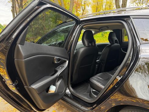 Volvo V40 2015 черный - фото 25
