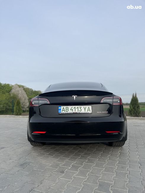Tesla Model 3 2022 - фото 4