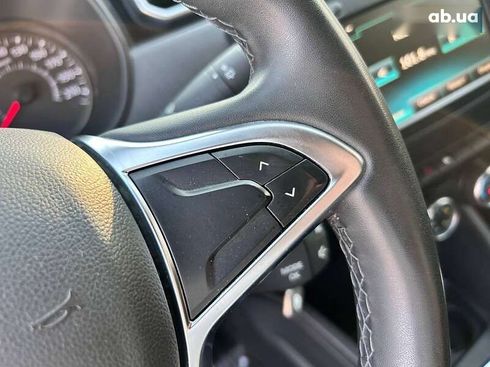 Renault Duster 2019 - фото 18