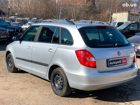 Skoda Fabia 2011 серый - фото 7