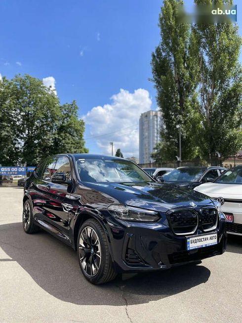 BMW iX3 2025 - фото 2