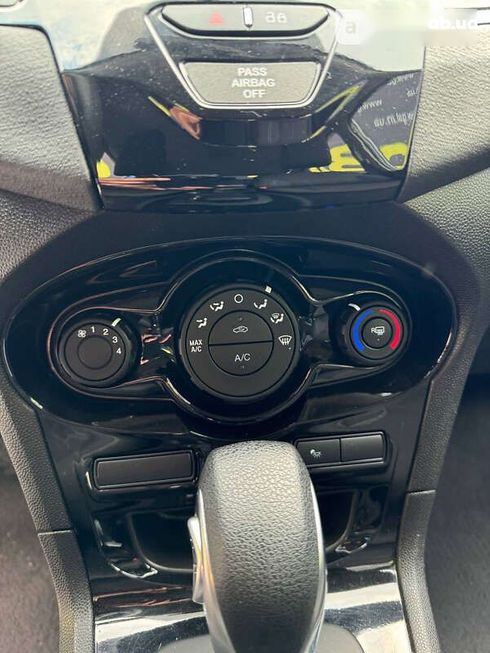 Ford Fiesta 2019 - фото 6