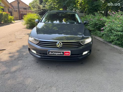 Volkswagen Passat 2019 серый - фото 2