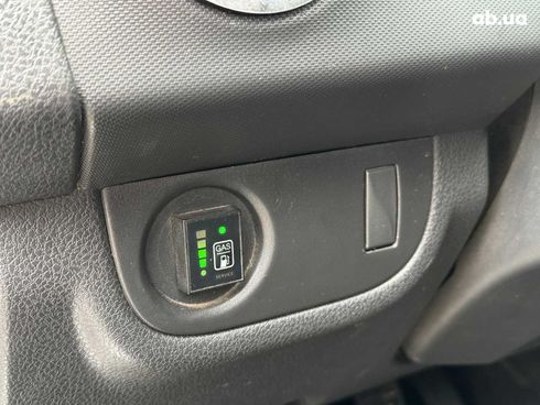 Renault Logan 2015 белый - фото 14