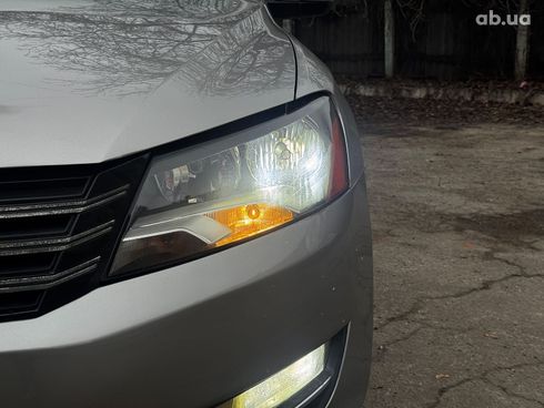 Volkswagen Passat 2013 серый - фото 10