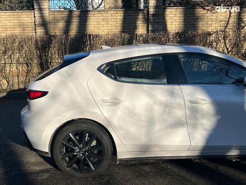 Mazda 3 2021 белый - фото 7
