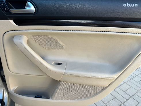 Volkswagen Jetta 2013 бежевый - фото 31