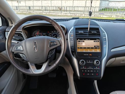 Lincoln MKC 2018 синий - фото 8