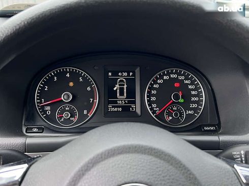 Volkswagen Touran 2011 - фото 21