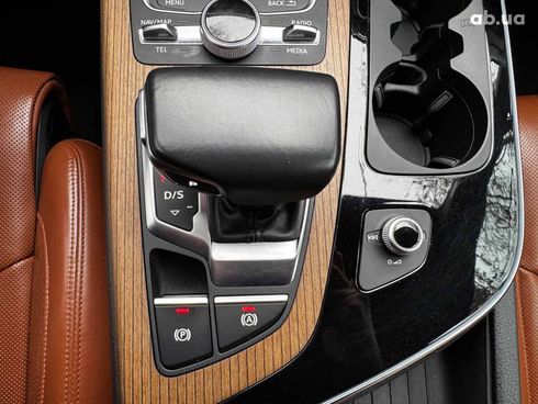 Audi Q7 2018 бежевый - фото 29