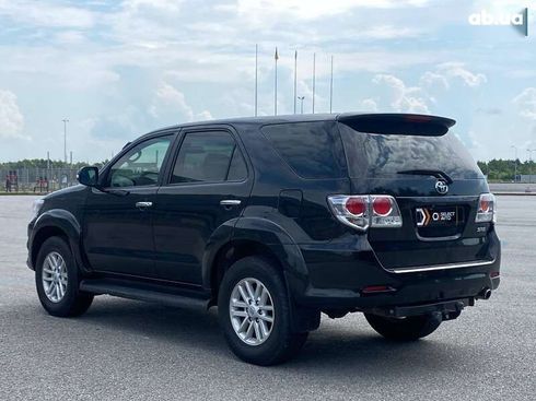 Toyota Fortuner 2013 - фото 2