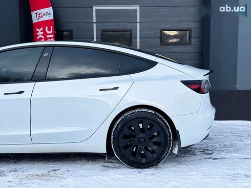 Tesla Model 3 2022 - фото 7