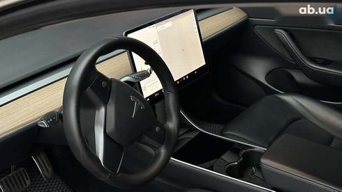 Tesla Model 3 2020 - фото 8