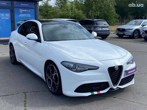 Alfa Romeo Giulia 2018 - фото 4