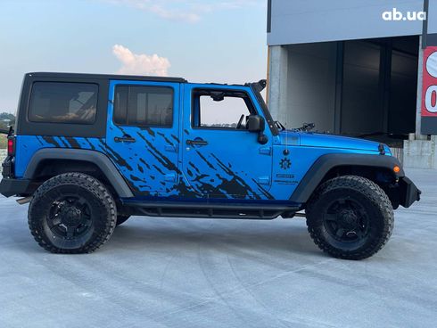 Jeep Wrangler 2014 синий - фото 8