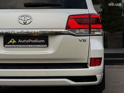Toyota Land Cruiser 2017 - фото 23