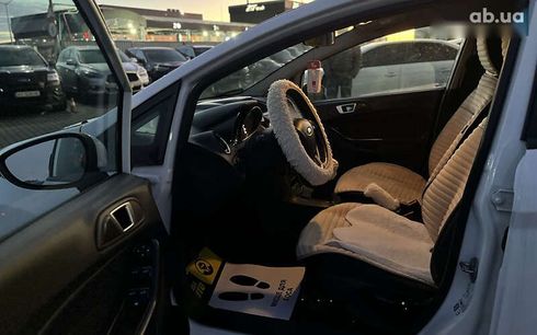 Ford Fiesta 2016 - фото 16