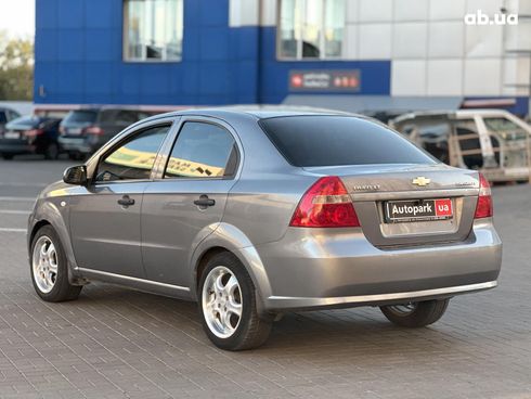 Chevrolet Aveo 2007 серый - фото 7