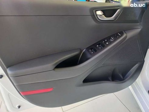 Hyundai Ioniq 2017 - фото 20