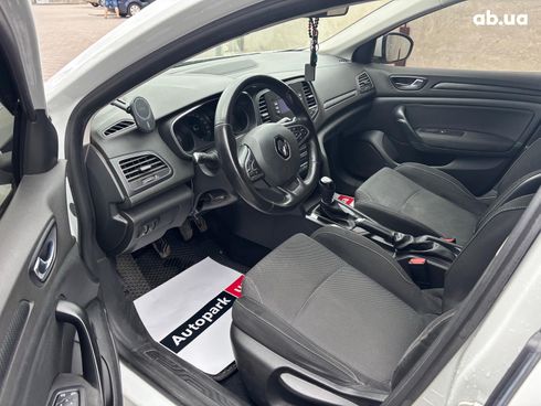 Renault Megane 2017 белый - фото 14
