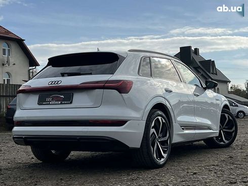 Audi E-Tron 2022 - фото 8