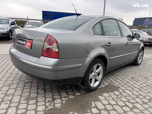 Volkswagen Passat 2005 серый - фото 9