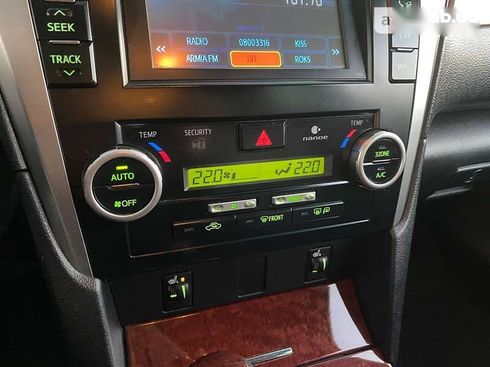 Toyota Camry 2011 - фото 16