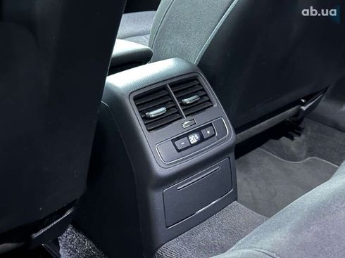 Audi A4 2017 - фото 17