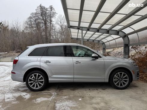 Audi Q7 2018 серый - фото 5