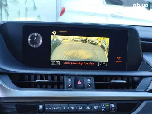 Lexus ES 2021 - фото 24