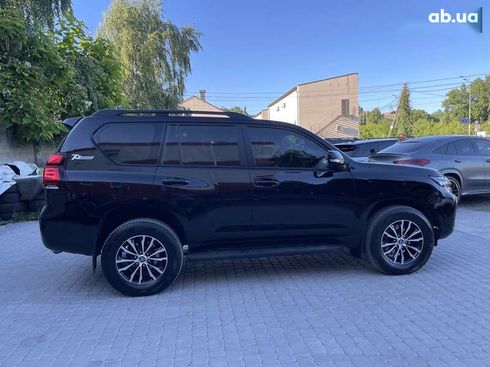 Toyota Land Cruiser Prado 2018 - фото 11