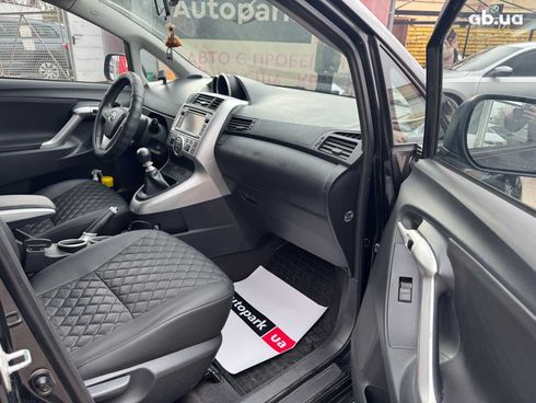 Toyota Verso 2012 черный - фото 7