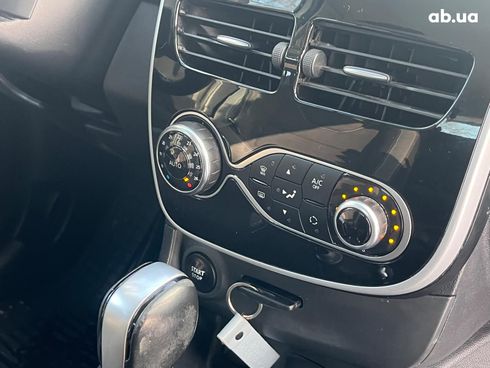 Renault Clio 2016 белый - фото 18