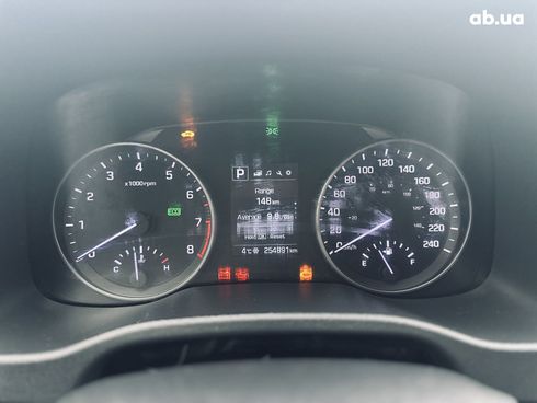 Hyundai Elantra 2016 белый - фото 18