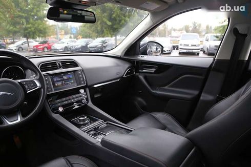 Jaguar F-Pace 2017 - фото 17