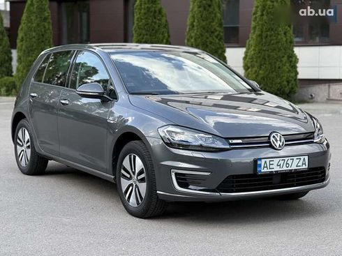 Volkswagen e-Golf 2020 - фото 6