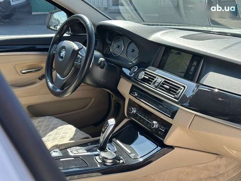 BMW 5 серия 2016 - фото 30