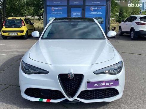 Alfa Romeo Giulia 2018 - фото 3