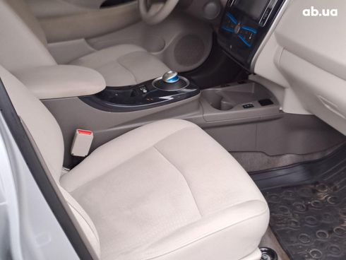 Nissan Leaf 2012 серый - фото 20