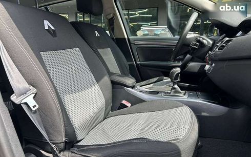Renault Laguna 2011 - фото 11