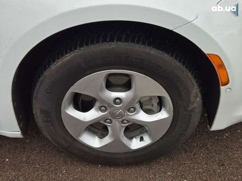 Chrysler Pacifica 2017 - фото 17