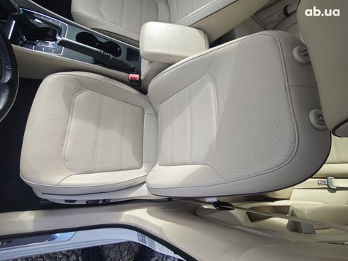 Volkswagen Passat 2016 белый - фото 9